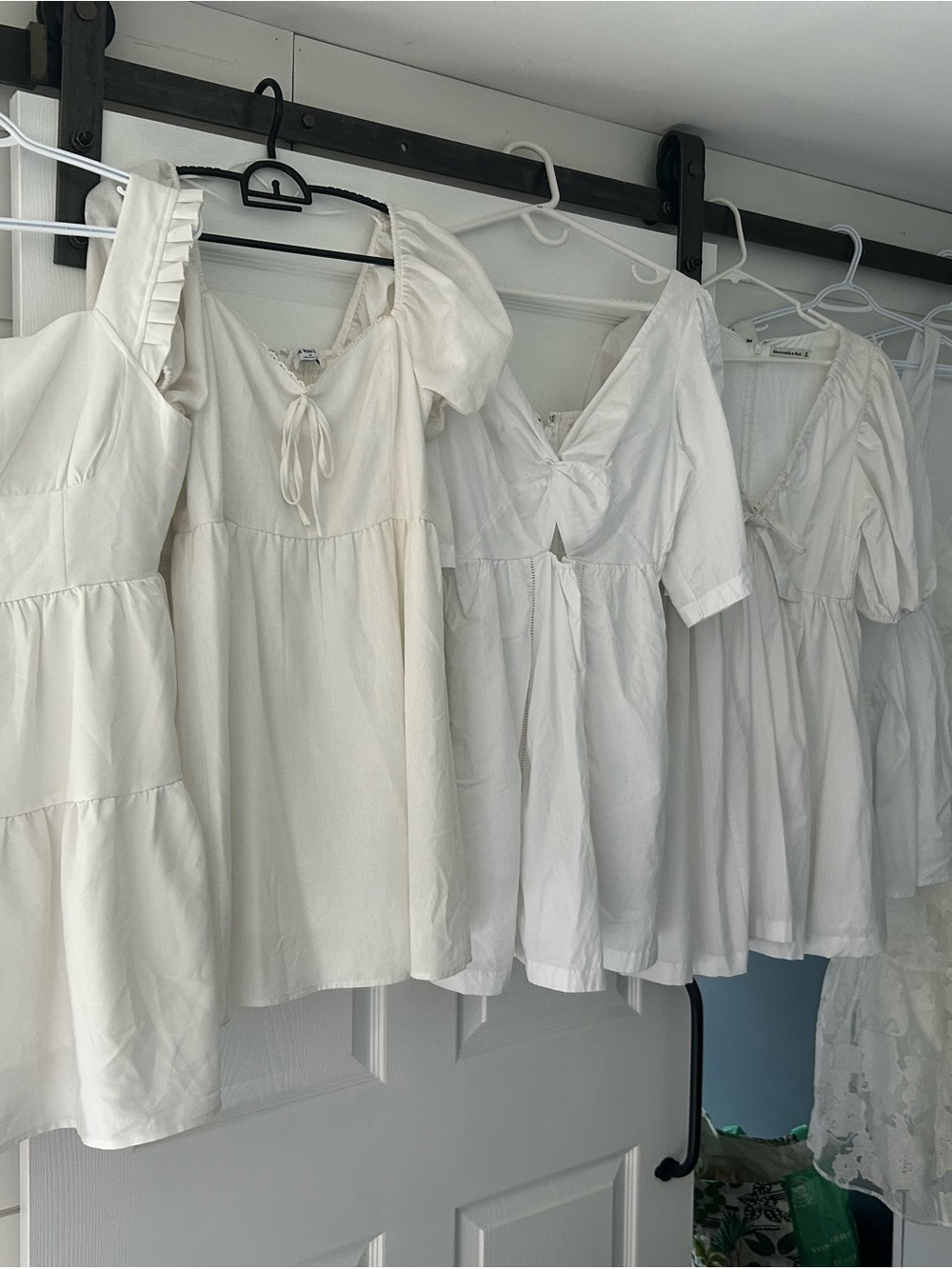 Women’s White Puff Sleeve Peasant Top